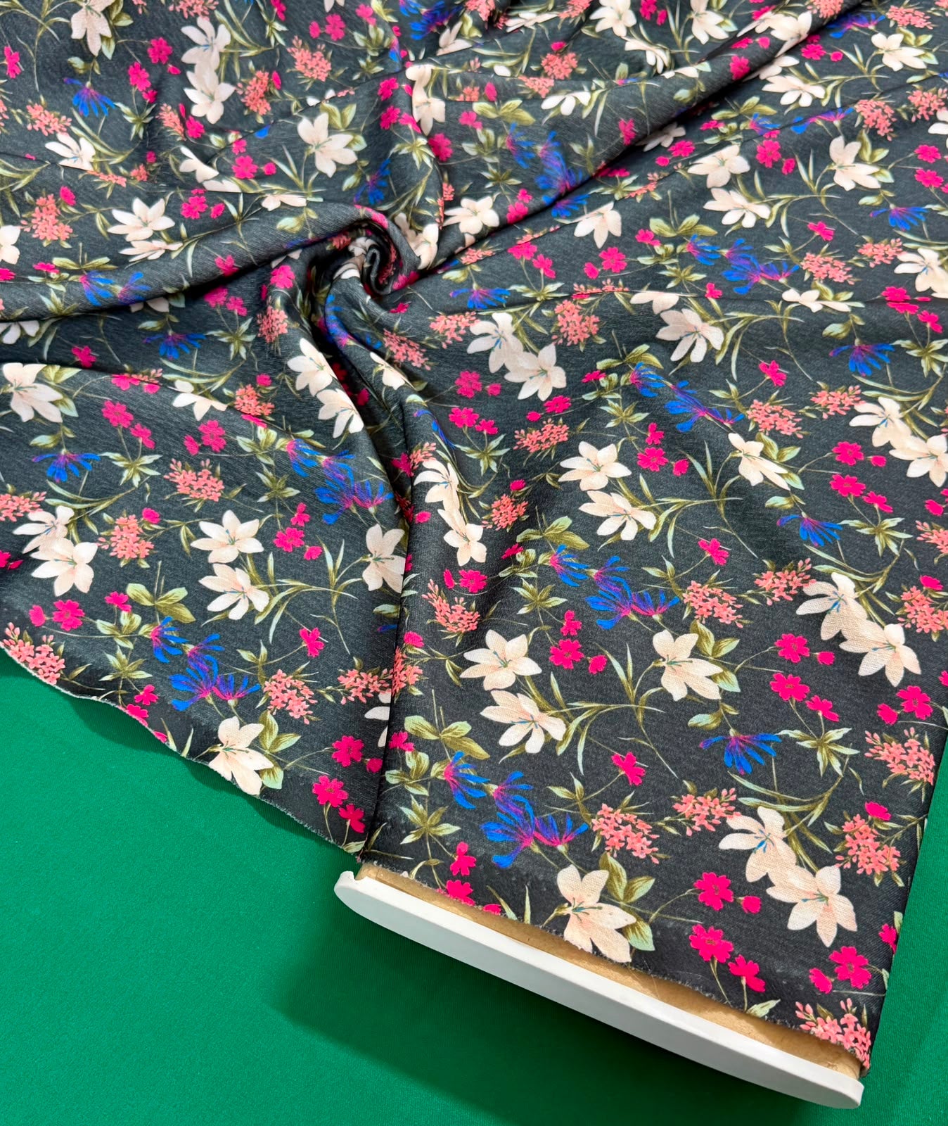 Jersey Crep cu model floral