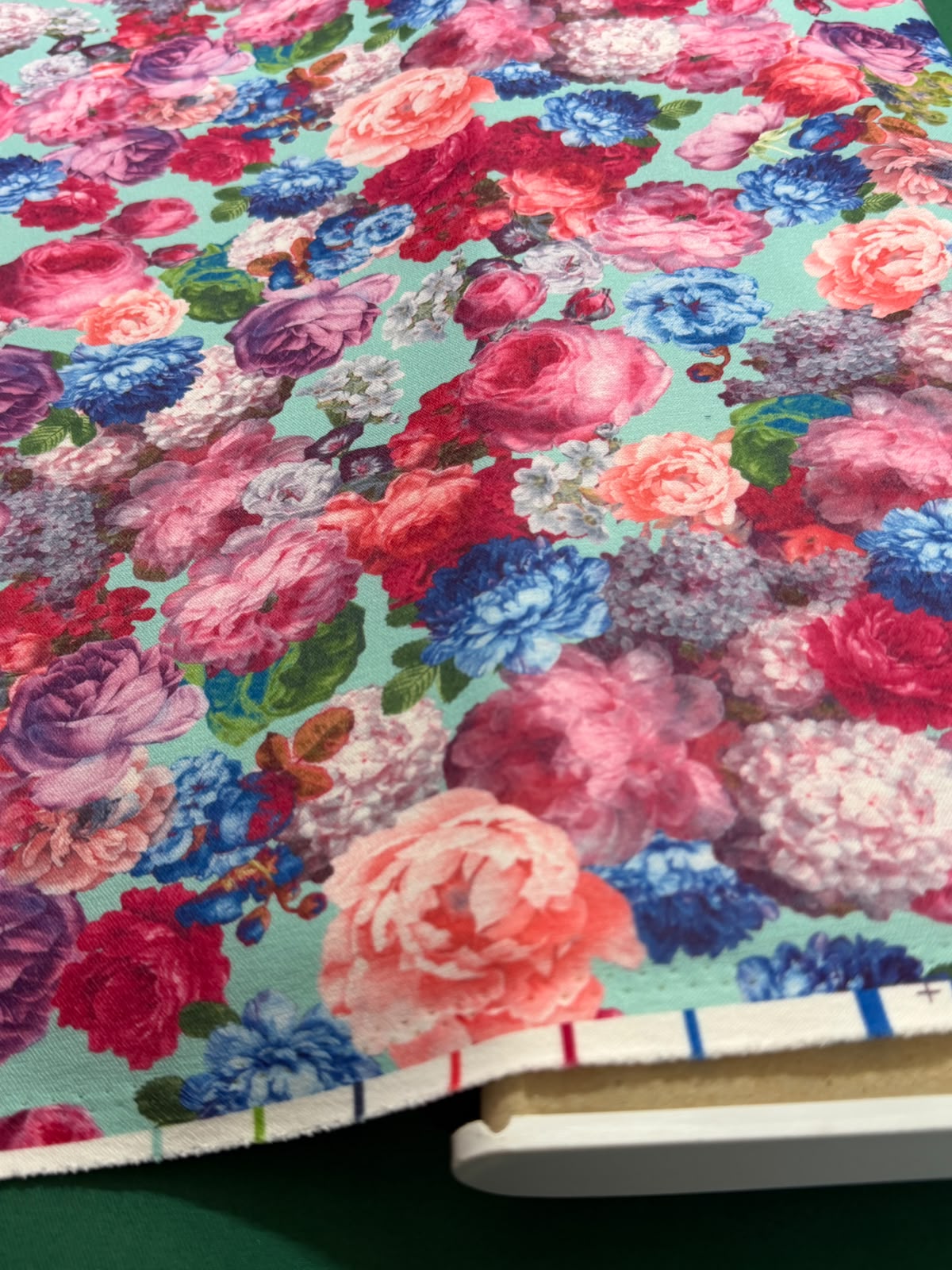 Jersey Crep cu model floral